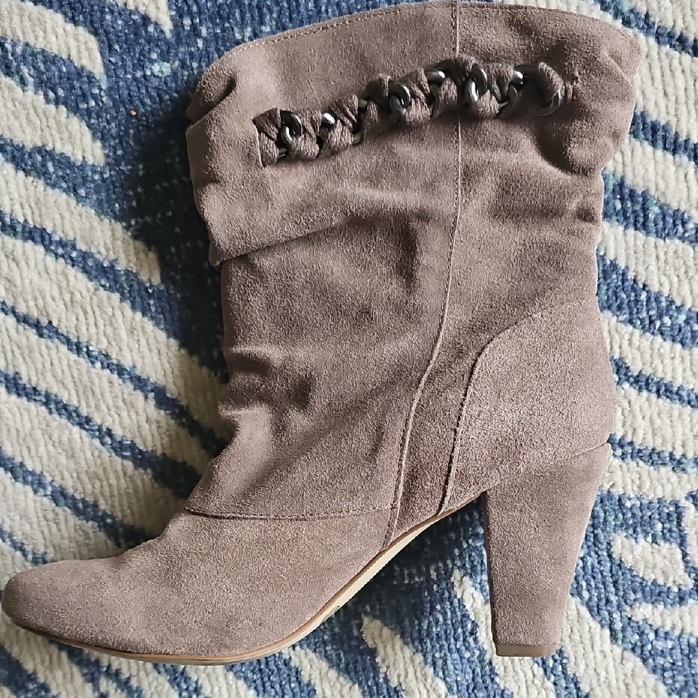 Women's Suede Ankle Boots - Taupe